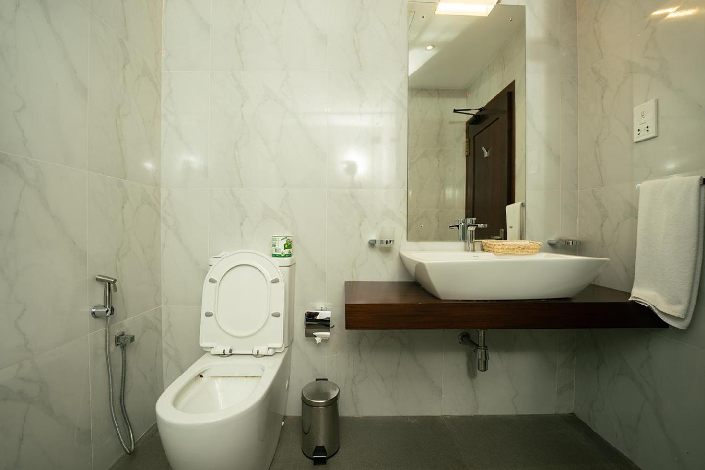 Good Wood Airport Hotel Katunayaka Zewnętrze zdjęcie